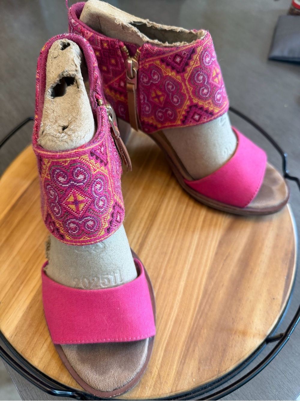 Toms Pink Embroidered Ankle Zip Heels